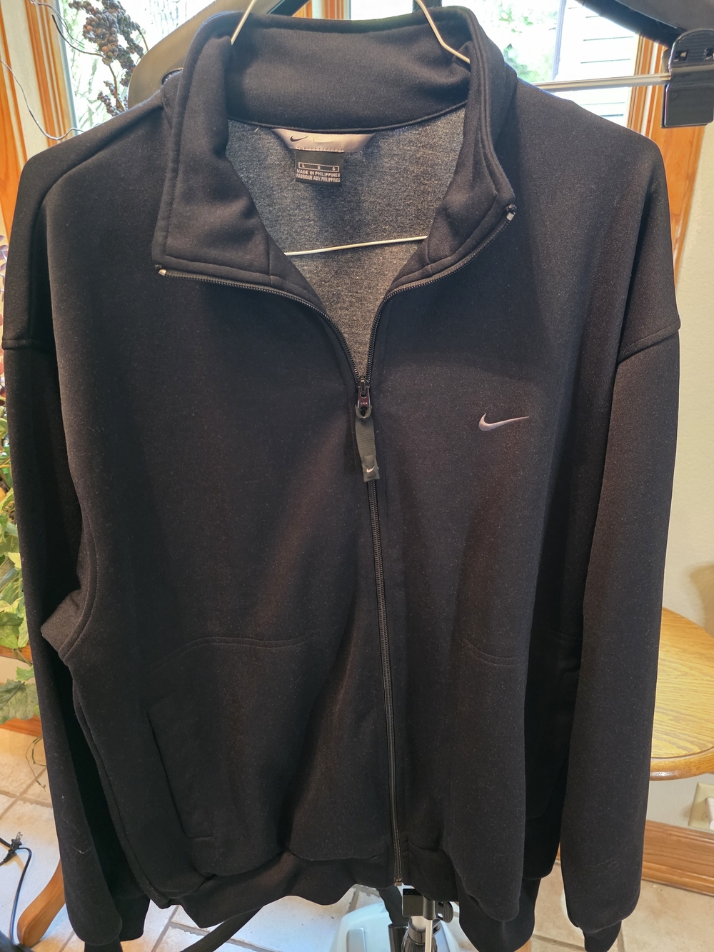 Nike Black Full-Zip Performance Zip Up Jacket with Nike Swoosh, Lg